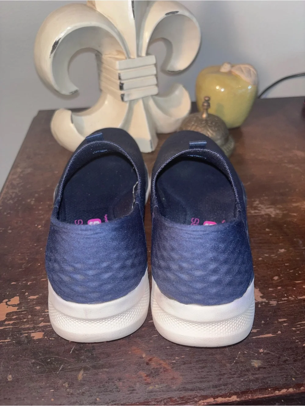 Skechers Women's Hands Free Slip Ins GoWalk Slip On Hyper Pillars Shoe Size 6